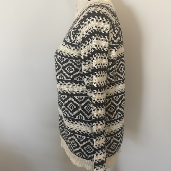 CUTE SKI WEEKEND SWEATER - Picture 3 of 6